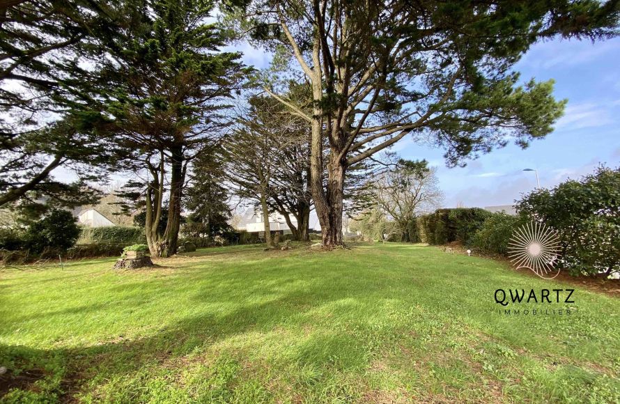 VENDU PAR NOS SOINS Terrain constructible 650 m2 LARMOR-PLAGE MORBIHAN