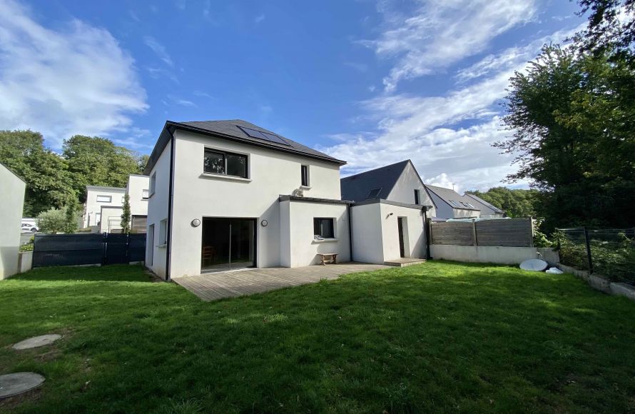 VENDUE PAR NOS SOINS Maison contemporaine Hennebont