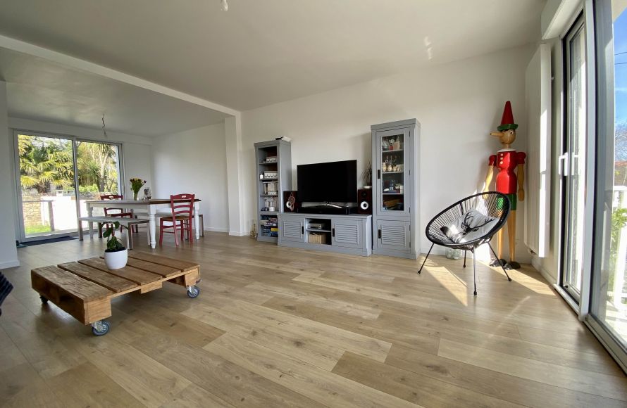 VENDU PAR NOS SOINS Maison 6 pièces 140 m2 Lorient Le Ter