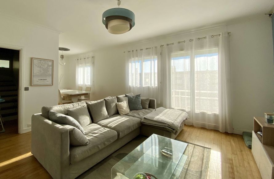 VENDU PAR NOS SOINS Maison rénovée 151 m2 Lorient  Le Ter