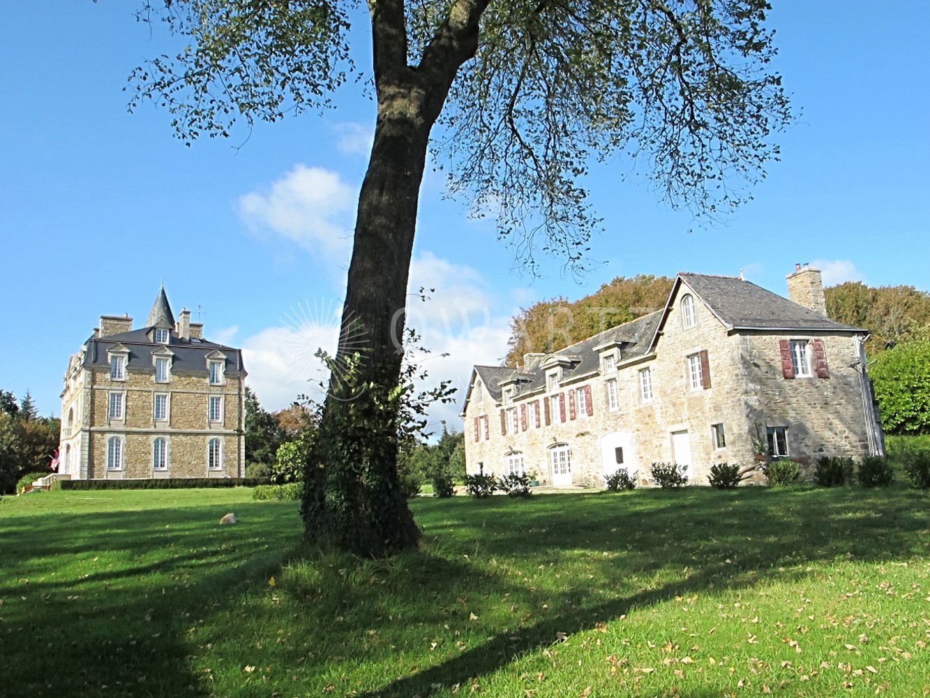 Château et bâtisse proche mer Finistère Sud